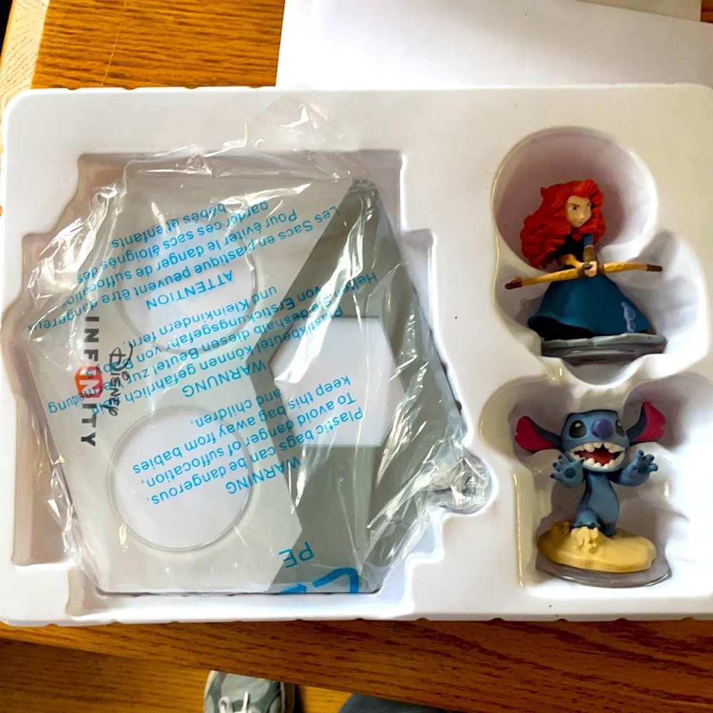 Disney Infinity New starter pack 2.0 toy box! It’s X-Box 360, PS3, PS4, Wii-U ??